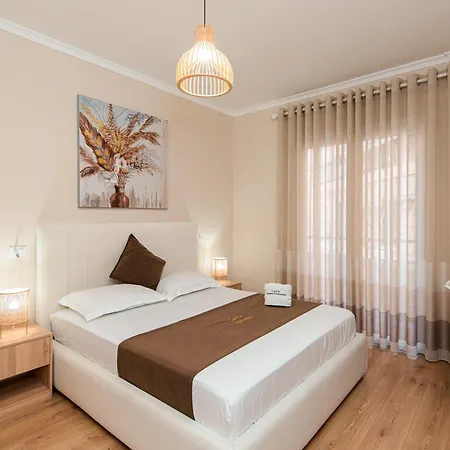 Appartement Loris 205 *