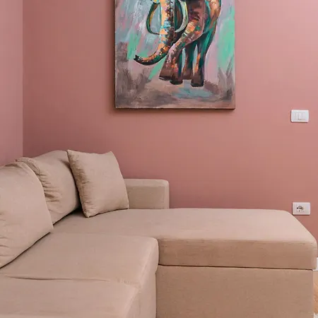 Appartement Loris 205 *